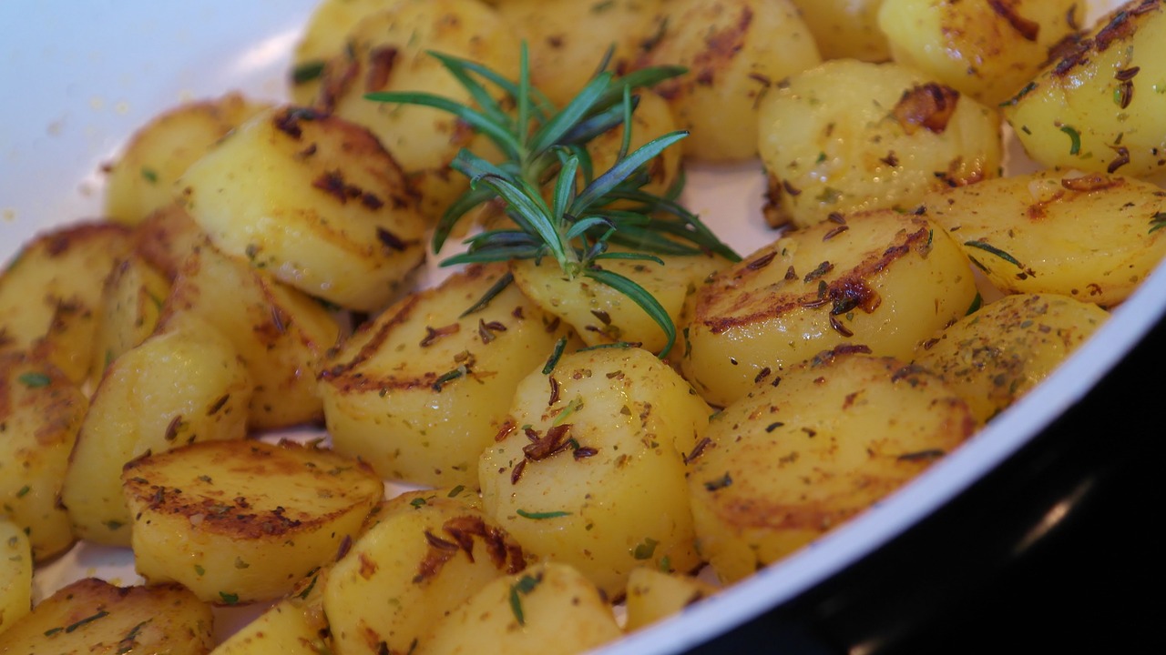 potatoes, fried potatoes, meal-721076.jpg